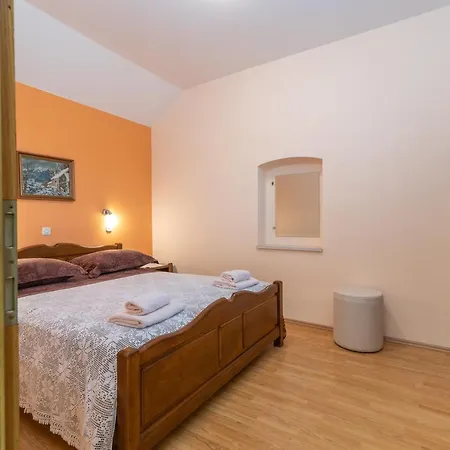 Roko Trogir-ljubitovica Apartament