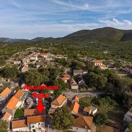 Roko Trogir-ljubitovica Apartment Ljubitovica