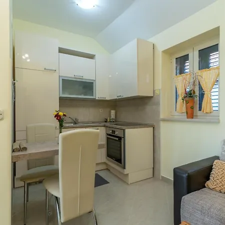 Apartment Roko Trogir-ljubitovica Ljubitovica