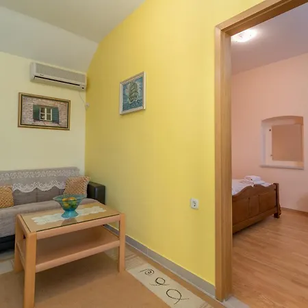 Roko Trogir-ljubitovica * Ljubitovica